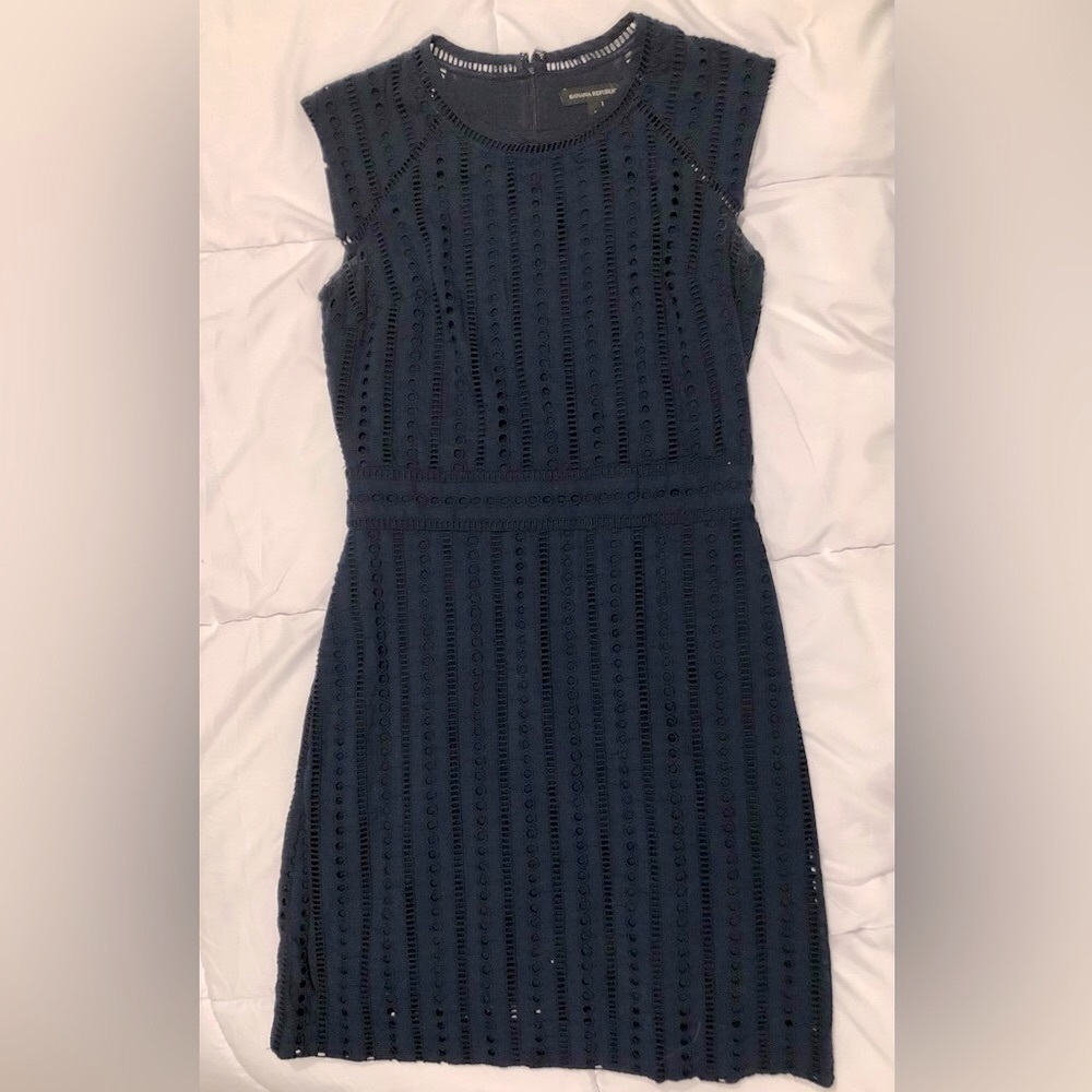 Banana Republic navy blue cap sleeve short dress. Size 4. Worn 1-2x.